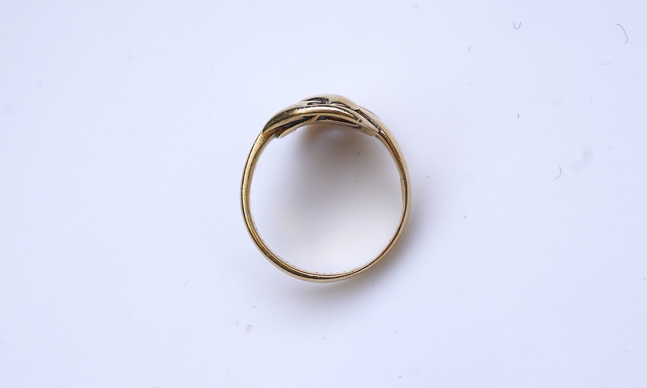 A rare Arts & Crafts gold ring, England, circa 1905